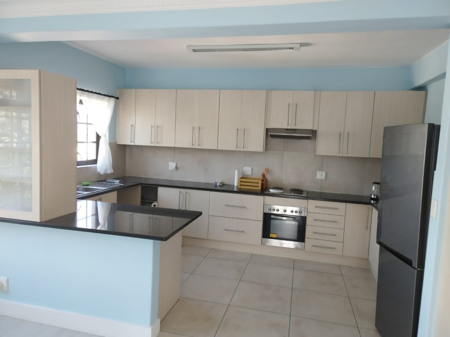 To Let 3 Bedroom Property for Rent in Lionviham Western Cape